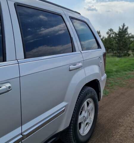 Сірий Джип Grand Cherokee, об'ємом двигуна 2.99 л та пробігом 380 тис. км за 9490 $, фото 6 на Automoto.ua