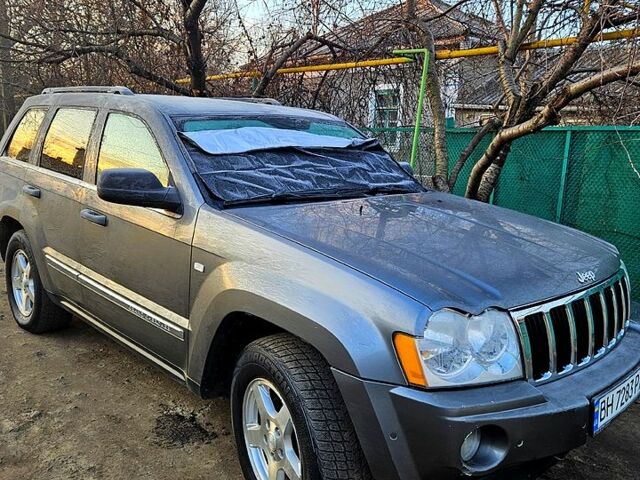 Серый Джип Гранд Чероки, объемом двигателя 3 л и пробегом 347 тыс. км за 9000 $, фото 2 на Automoto.ua