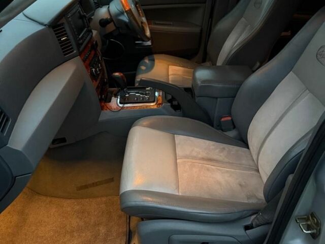 Серый Джип Гранд Чероки, объемом двигателя 3 л и пробегом 262 тыс. км за 5500 $, фото 12 на Automoto.ua