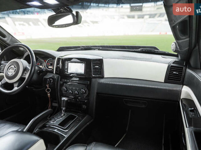 Серый Джип Гранд Чероки, объемом двигателя 6.06 л и пробегом 154 тыс. км за 15900 $, фото 28 на Automoto.ua