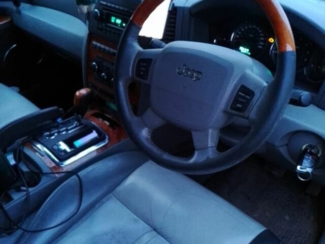 Сірий Джип Grand Cherokee, об'ємом двигуна 3 л та пробігом 238 тис. км за 5500 $, фото 4 на Automoto.ua