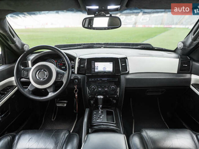 Серый Джип Гранд Чероки, объемом двигателя 6.06 л и пробегом 154 тыс. км за 15900 $, фото 25 на Automoto.ua