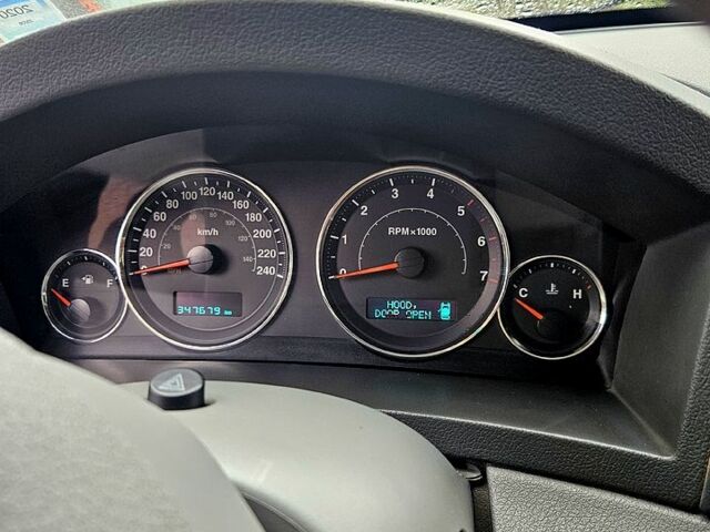 Серый Джип Гранд Чероки, объемом двигателя 3 л и пробегом 347 тыс. км за 9000 $, фото 5 на Automoto.ua