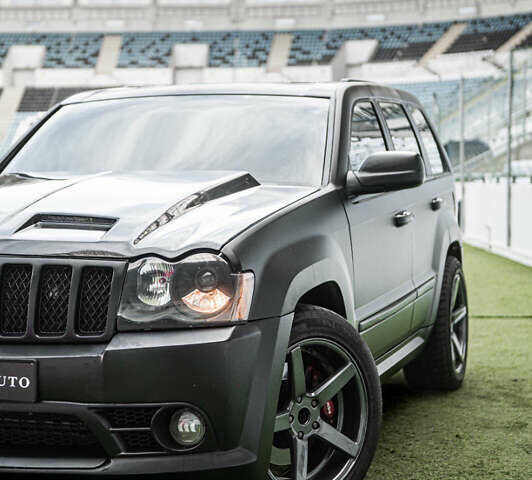 Серый Джип Гранд Чероки, объемом двигателя 6.06 л и пробегом 154 тыс. км за 14900 $, фото 3 на Automoto.ua