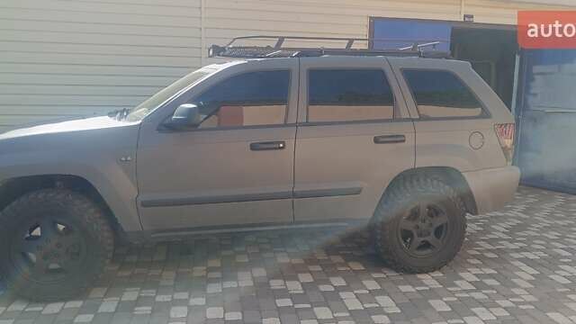 Сірий Джип Grand Cherokee, об'ємом двигуна 2.99 л та пробігом 317 тис. км за 10800 $, фото 1 на Automoto.ua