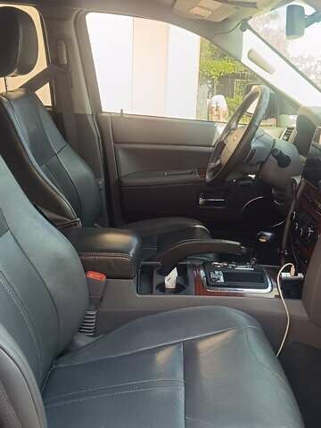 Серый Джип Гранд Чероки, объемом двигателя 2.99 л и пробегом 317 тыс. км за 12000 $, фото 8 на Automoto.ua