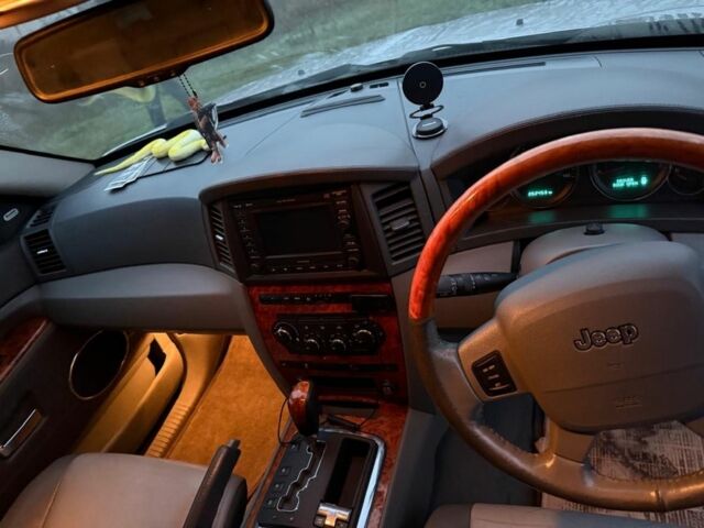 Серый Джип Гранд Чероки, объемом двигателя 3 л и пробегом 262 тыс. км за 5500 $, фото 9 на Automoto.ua