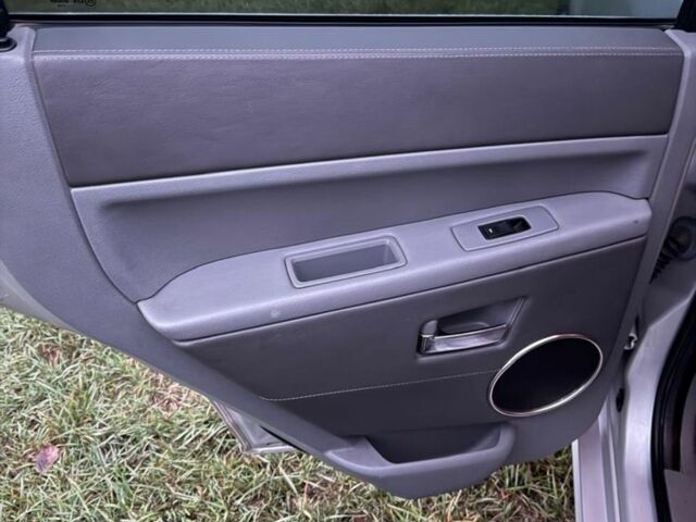 Серый Джип Гранд Чероки, объемом двигателя 3 л и пробегом 262 тыс. км за 5500 $, фото 18 на Automoto.ua