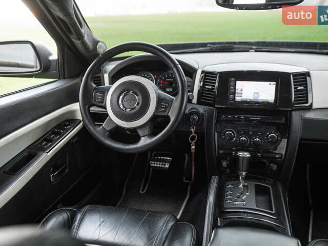 Серый Джип Гранд Чероки, объемом двигателя 6.06 л и пробегом 154 тыс. км за 15900 $, фото 27 на Automoto.ua