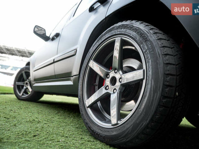 Серый Джип Гранд Чероки, объемом двигателя 6.06 л и пробегом 154 тыс. км за 15900 $, фото 64 на Automoto.ua