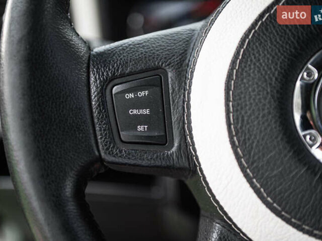 Серый Джип Гранд Чероки, объемом двигателя 6.06 л и пробегом 154 тыс. км за 14900 $, фото 39 на Automoto.ua