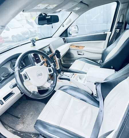 Серый Джип Гранд Чероки, объемом двигателя 3 л и пробегом 291 тыс. км за 10050 $, фото 7 на Automoto.ua