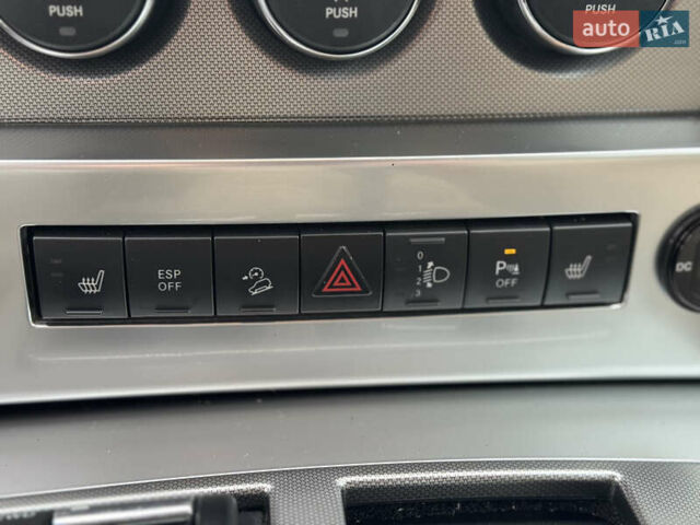 Джип Grand Cherokee 2008 у Києві на Automoto.ua Сірий Джип Grand Cherokee, об'ємом двигуна 2.78 л та пробігом 339 тис. км за 9999 $, фото 19 на Automoto.ua