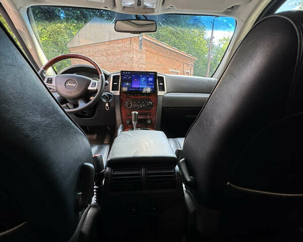 Серый Джип Гранд Чероки, объемом двигателя 2.99 л и пробегом 242 тыс. км за 13500 $, фото 18 на Automoto.ua