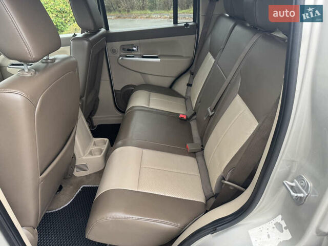 Джип Grand Cherokee 2008 у Києві на Automoto.ua Сірий Джип Grand Cherokee, об'ємом двигуна 2.78 л та пробігом 339 тис. км за 9999 $, фото 23 на Automoto.ua