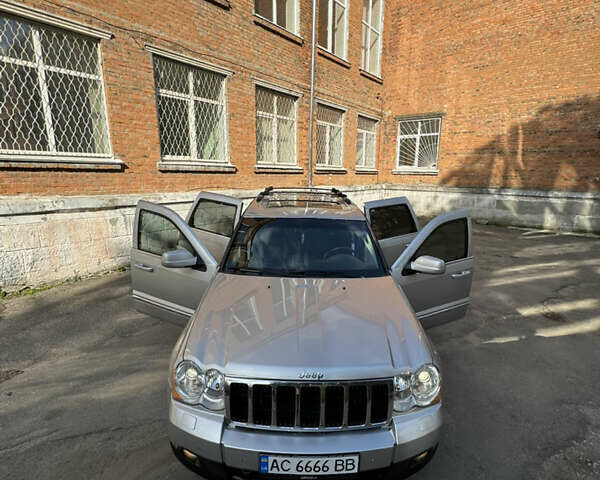 Серый Джип Гранд Чероки, объемом двигателя 2.99 л и пробегом 242 тыс. км за 13500 $, фото 4 на Automoto.ua