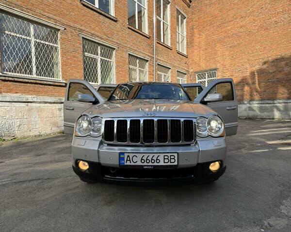 Серый Джип Гранд Чероки, объемом двигателя 2.99 л и пробегом 242 тыс. км за 13500 $, фото 5 на Automoto.ua