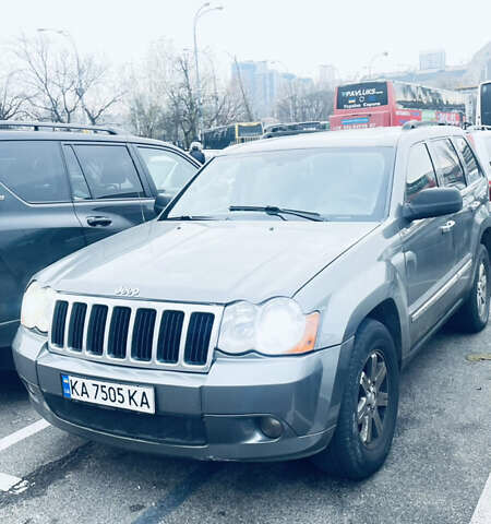 Серый Джип Гранд Чероки, объемом двигателя 3 л и пробегом 291 тыс. км за 10050 $, фото 1 на Automoto.ua