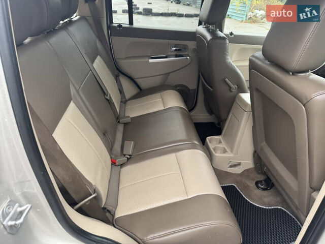 Джип Grand Cherokee 2008 у Києві на Automoto.ua Сірий Джип Grand Cherokee, об'ємом двигуна 2.78 л та пробігом 339 тис. км за 9999 $, фото 29 на Automoto.ua