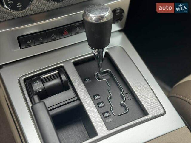 Джип Grand Cherokee 2008 у Києві на Automoto.ua Сірий Джип Grand Cherokee, об'ємом двигуна 2.78 л та пробігом 339 тис. км за 9999 $, фото 17 на Automoto.ua