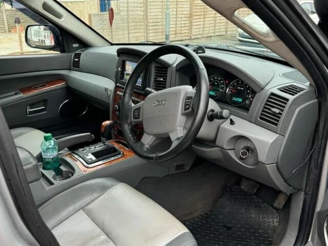 Сірий Джип Grand Cherokee, об'ємом двигуна 3 л та пробігом 200 тис. км за 7554 $, фото 5 на Automoto.ua