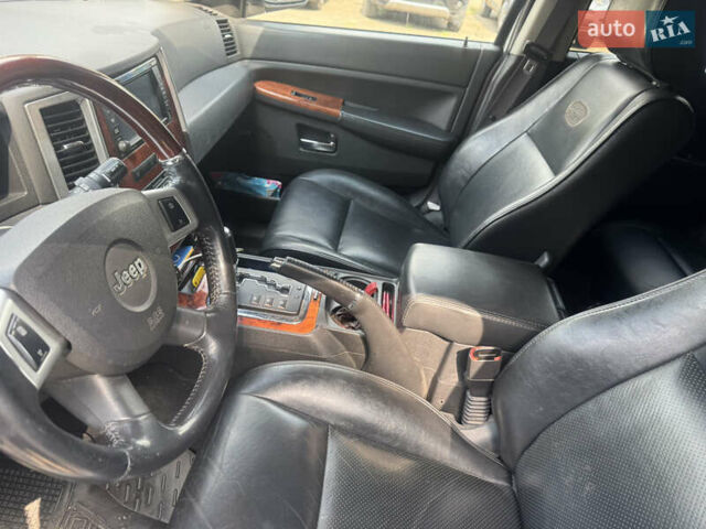 Джип Гранд Чероки 2008 в Луцке на Automoto.ua Серый Джип Гранд Чероки, объемом двигателя 2.99 л и пробегом 230 тыс. км за 10500 $, фото 27 на Automoto.ua