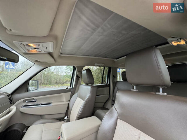 Джип Grand Cherokee 2008 у Києві на Automoto.ua Сірий Джип Grand Cherokee, об'ємом двигуна 2.78 л та пробігом 339 тис. км за 9999 $, фото 13 на Automoto.ua