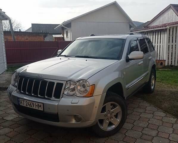 Серый Джип Гранд Чероки, объемом двигателя 2.99 л и пробегом 233 тыс. км за 11000 $, фото 1 на Automoto.ua