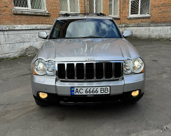 Серый Джип Гранд Чероки, объемом двигателя 2.99 л и пробегом 242 тыс. км за 13500 $, фото 2 на Automoto.ua