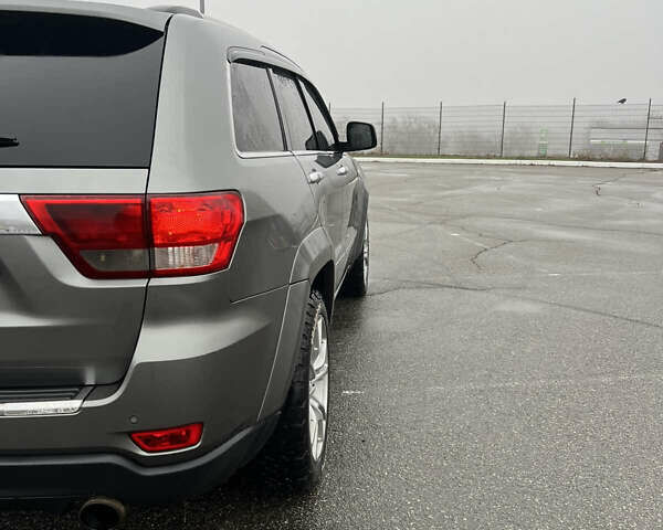 Серый Джип Гранд Чероки, объемом двигателя 2.99 л и пробегом 187 тыс. км за 19000 $, фото 9 на Automoto.ua