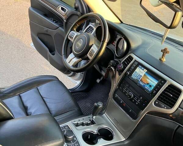 Сірий Джип Grand Cherokee, об'ємом двигуна 2.99 л та пробігом 158 тис. км за 16500 $, фото 9 на Automoto.ua