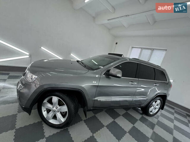 Сірий Джип Grand Cherokee, об'ємом двигуна 3 л та пробігом 164 тис. км за 18599 $, фото 94 на Automoto.ua