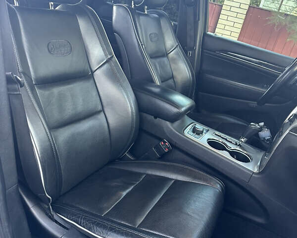 Сірий Джип Grand Cherokee, об'ємом двигуна 3 л та пробігом 196 тис. км за 15500 $, фото 26 на Automoto.ua