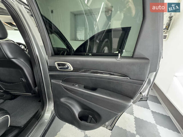 Сірий Джип Grand Cherokee, об'ємом двигуна 3 л та пробігом 164 тис. км за 18599 $, фото 20 на Automoto.ua