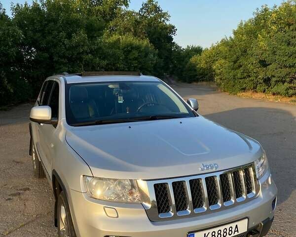 Сірий Джип Grand Cherokee, об'ємом двигуна 2.99 л та пробігом 158 тис. км за 16500 $, фото 1 на Automoto.ua