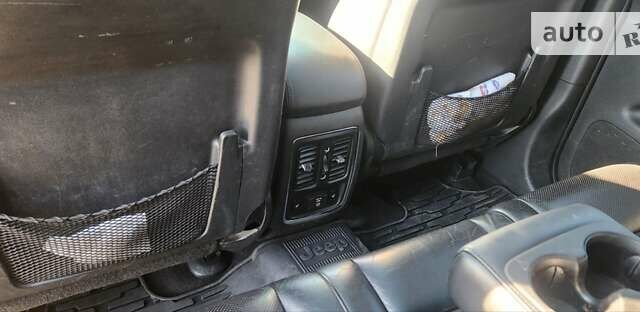 Сірий Джип Grand Cherokee, об'ємом двигуна 3.6 л та пробігом 323 тис. км за 11000 $, фото 13 на Automoto.ua