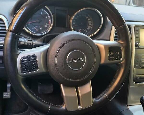Сірий Джип Grand Cherokee, об'ємом двигуна 3 л та пробігом 207 тис. км за 13500 $, фото 16 на Automoto.ua