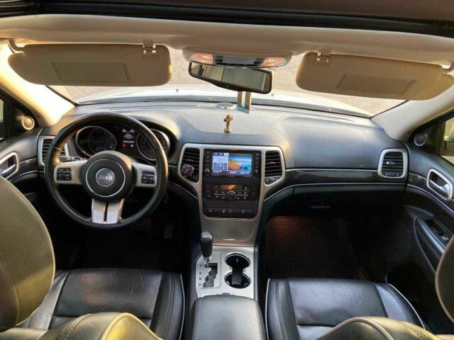 Сірий Джип Grand Cherokee, об'ємом двигуна 3 л та пробігом 156 тис. км за 16000 $, фото 3 на Automoto.ua
