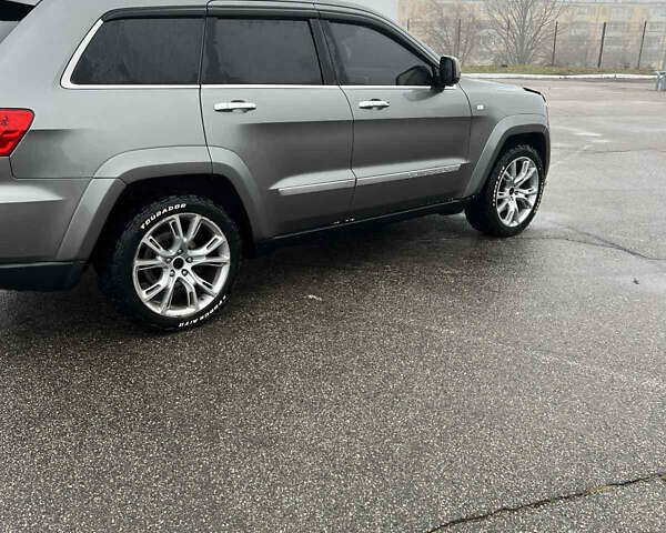 Серый Джип Гранд Чероки, объемом двигателя 2.99 л и пробегом 187 тыс. км за 19000 $, фото 8 на Automoto.ua