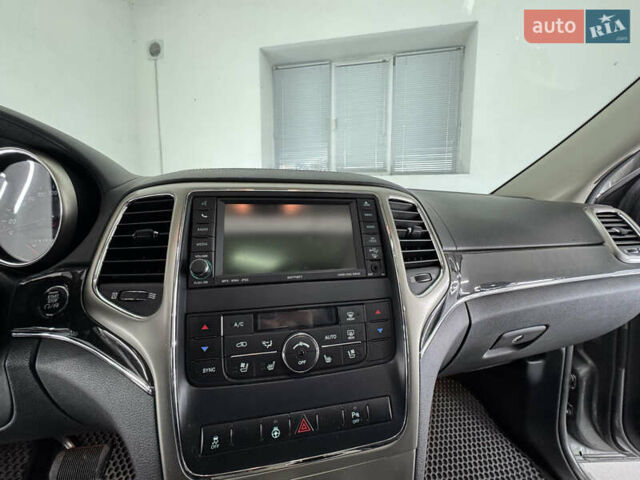 Сірий Джип Grand Cherokee, об'ємом двигуна 3 л та пробігом 164 тис. км за 18599 $, фото 59 на Automoto.ua