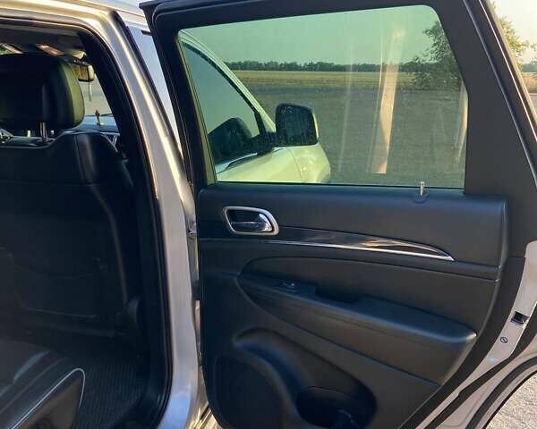 Сірий Джип Grand Cherokee, об'ємом двигуна 2.99 л та пробігом 158 тис. км за 16500 $, фото 28 на Automoto.ua