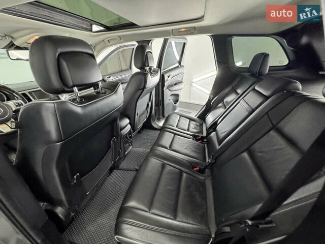Сірий Джип Grand Cherokee, об'ємом двигуна 3 л та пробігом 164 тис. км за 18599 $, фото 44 на Automoto.ua