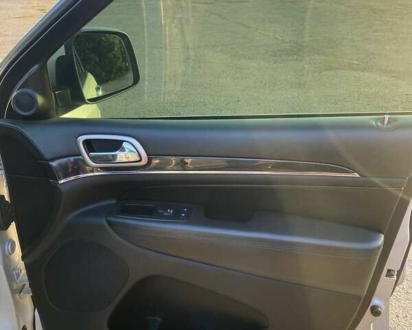 Сірий Джип Grand Cherokee, об'ємом двигуна 2.99 л та пробігом 158 тис. км за 16500 $, фото 21 на Automoto.ua