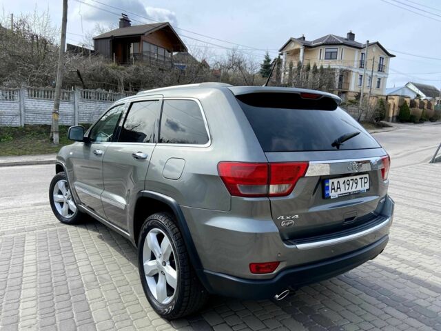 Сірий Джип Grand Cherokee, об'ємом двигуна 3 л та пробігом 149 тис. км за 17700 $, фото 2 на Automoto.ua