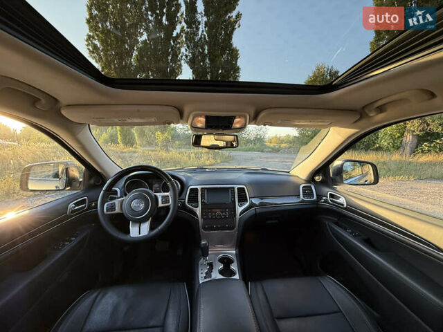 Серый Джип Гранд Чероки, объемом двигателя 2.99 л и пробегом 250 тыс. км за 15500 $, фото 25 на Automoto.ua