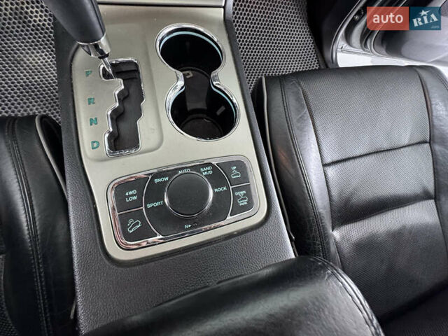 Сірий Джип Grand Cherokee, об'ємом двигуна 3 л та пробігом 164 тис. км за 18599 $, фото 56 на Automoto.ua
