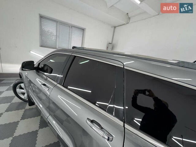 Сірий Джип Grand Cherokee, об'ємом двигуна 3 л та пробігом 164 тис. км за 18599 $, фото 126 на Automoto.ua