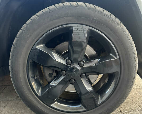 Сірий Джип Grand Cherokee, об'ємом двигуна 3 л та пробігом 196 тис. км за 15500 $, фото 8 на Automoto.ua