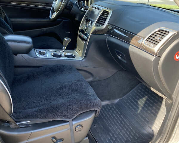 Сірий Джип Grand Cherokee, об'ємом двигуна 2.99 л та пробігом 196 тис. км за 16500 $, фото 21 на Automoto.ua