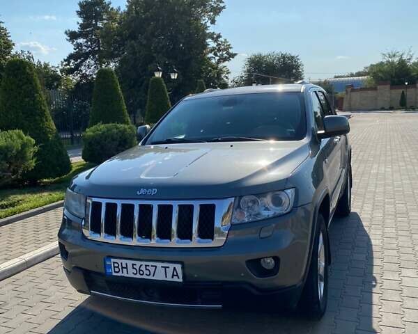 Сірий Джип Grand Cherokee, об'ємом двигуна 2.99 л та пробігом 196 тис. км за 16500 $, фото 2 на Automoto.ua